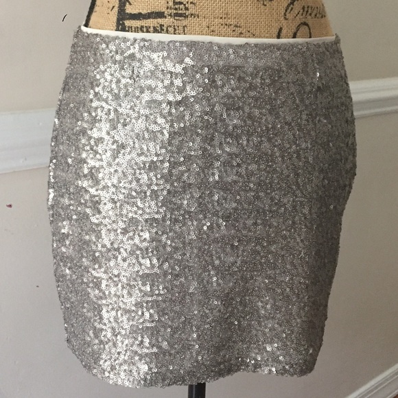 Gap Silver Sequin Mini - Picture 3 of 5